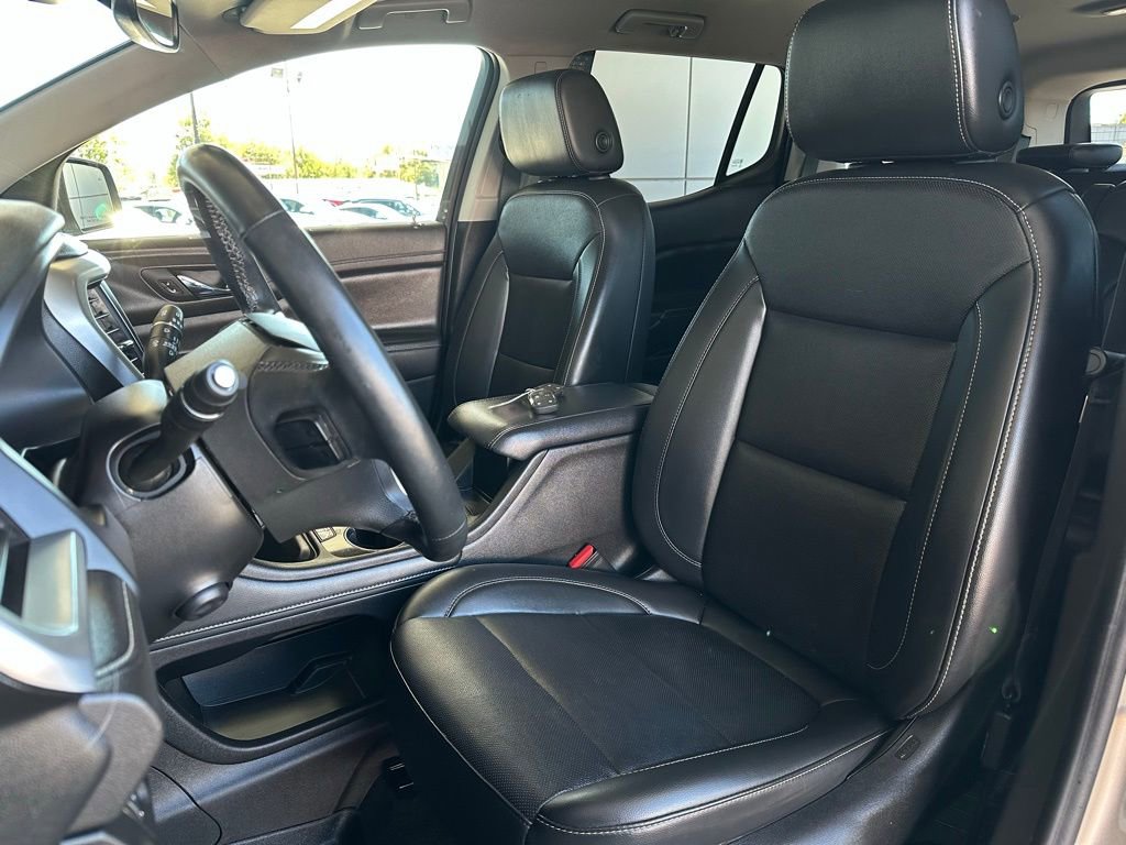 Certified 2023 GMC Acadia SLT w/ Preferred Package image 14