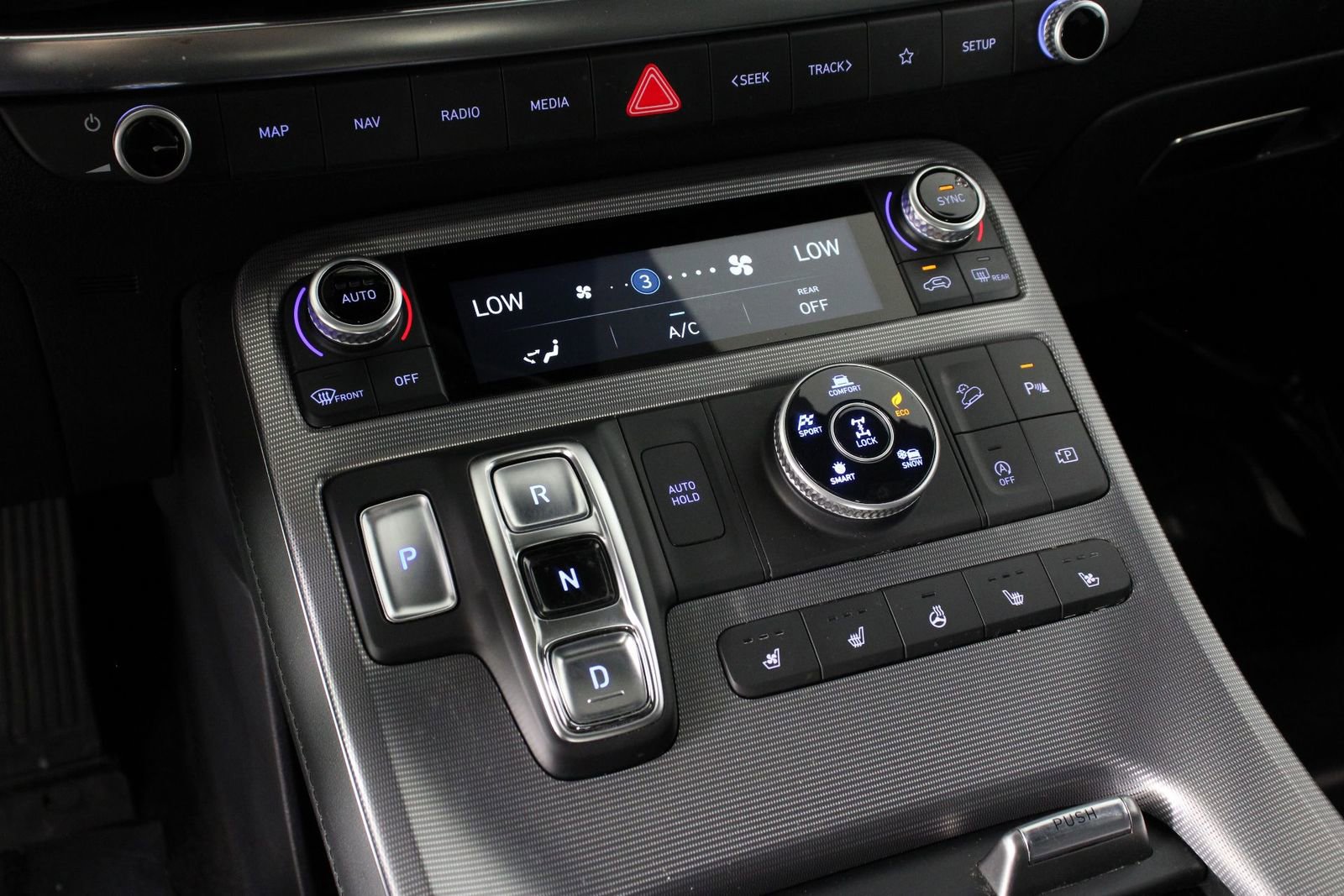 Used 2024 Hyundai Palisade Calligraphy image 15