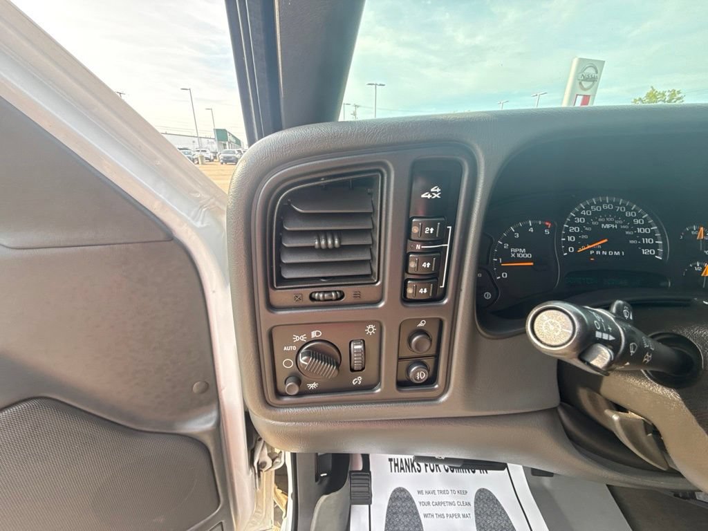 Used 2007 Chevrolet Silverado 2500 LT w/ Heavy-Duty Power Package AWD/4WD image 14