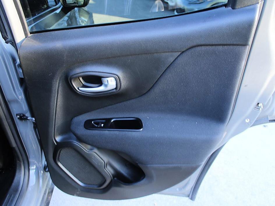 Used 2020 Jeep Renegade Sport w/ Sport Appearance Group AWD/4WD image 17