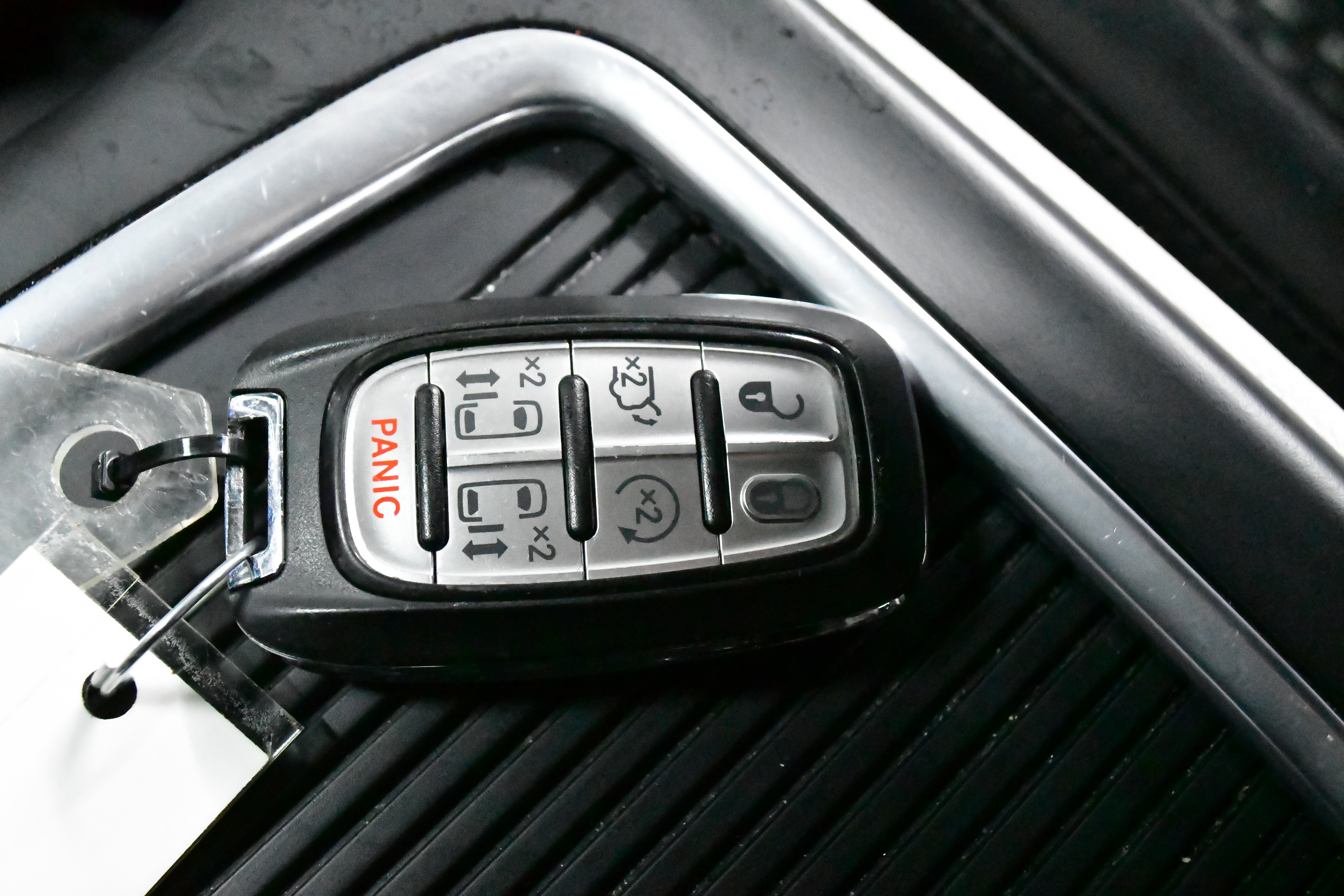 Used 2023 Chrysler Pacifica Limited image 61