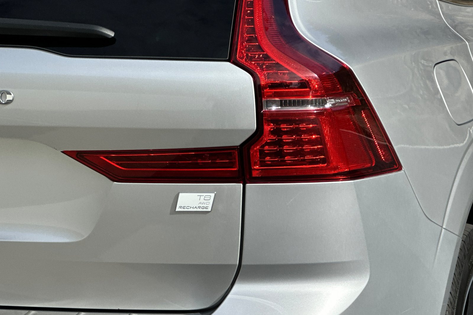 Used 2021 Volvo XC60 T8 Inscription Expression w/ Advanced Package AWD/4WD image 35