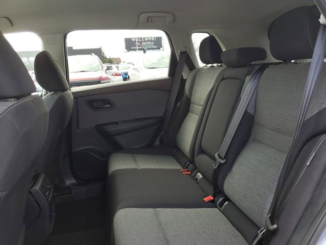 Used 2021 Nissan Rogue S image 9