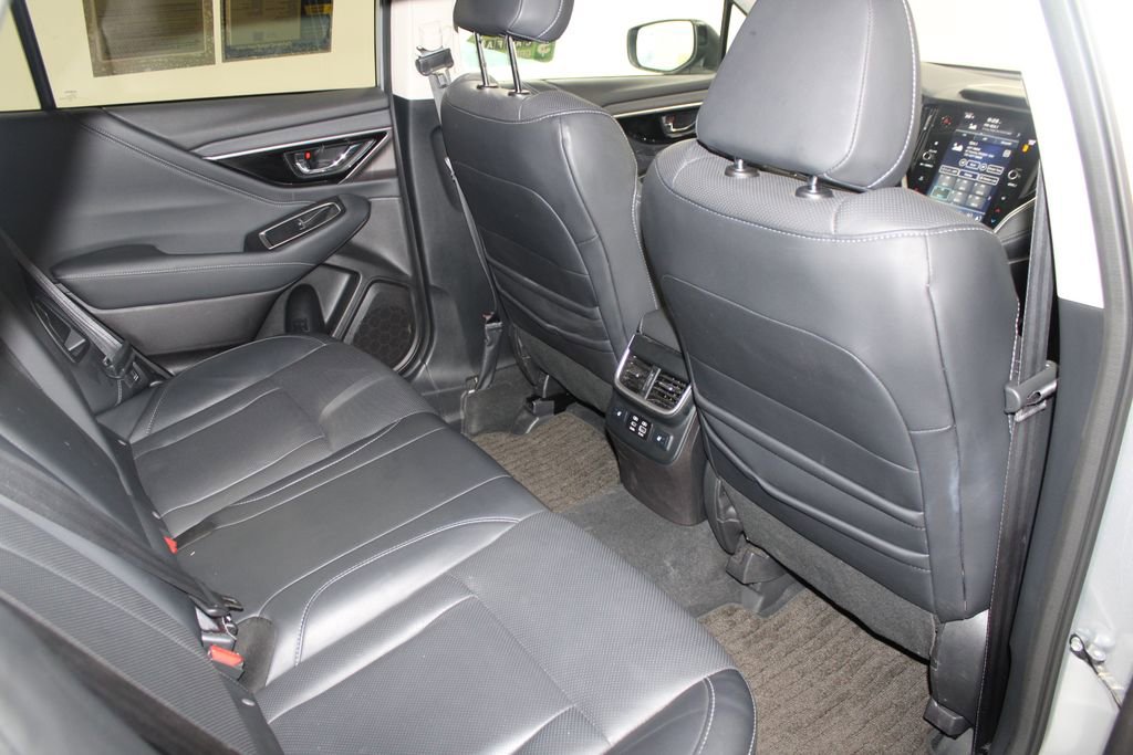 Used 2023 Subaru Outback Limited image 31
