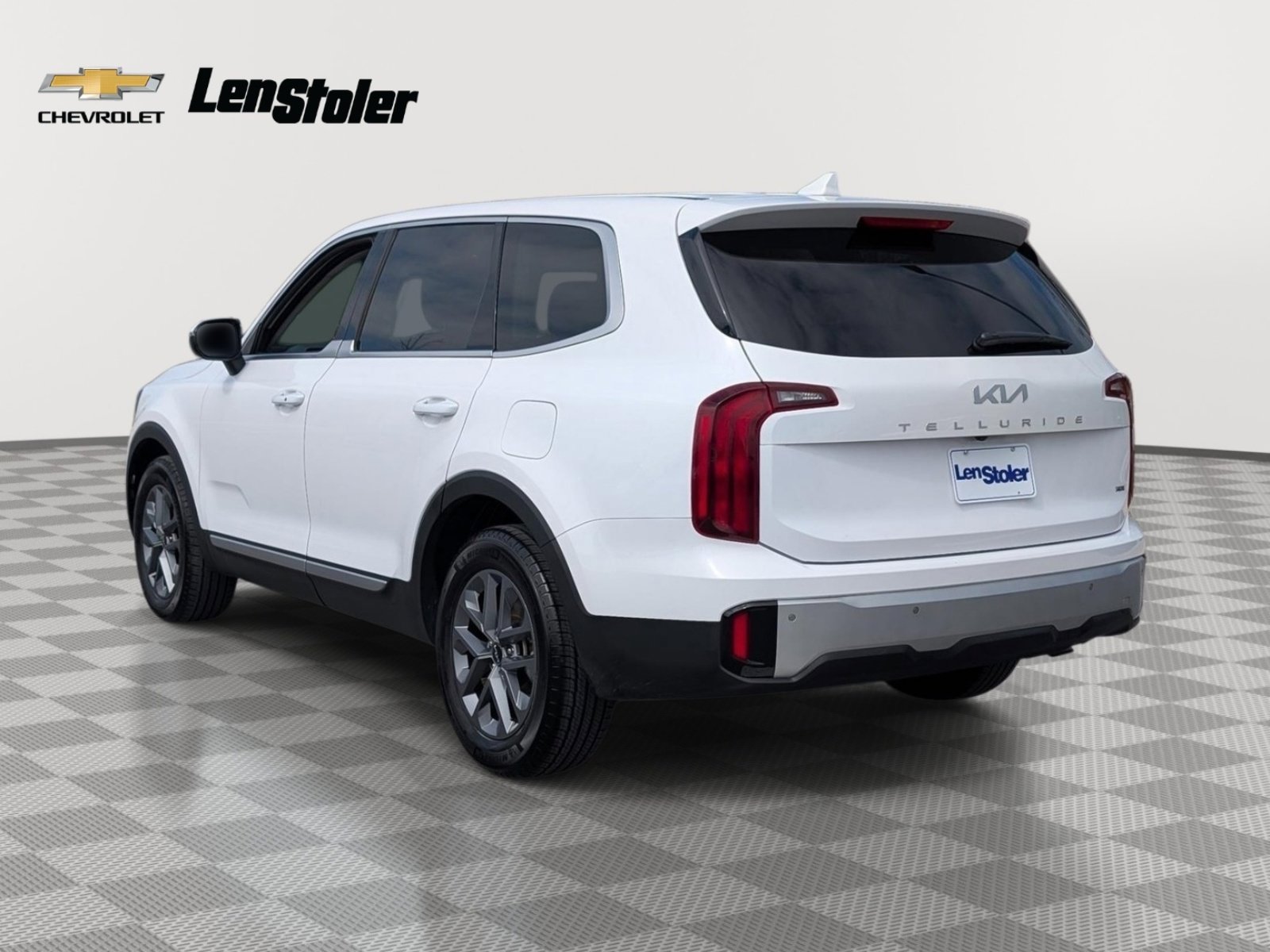 Used 2024 Kia Telluride LX image 3