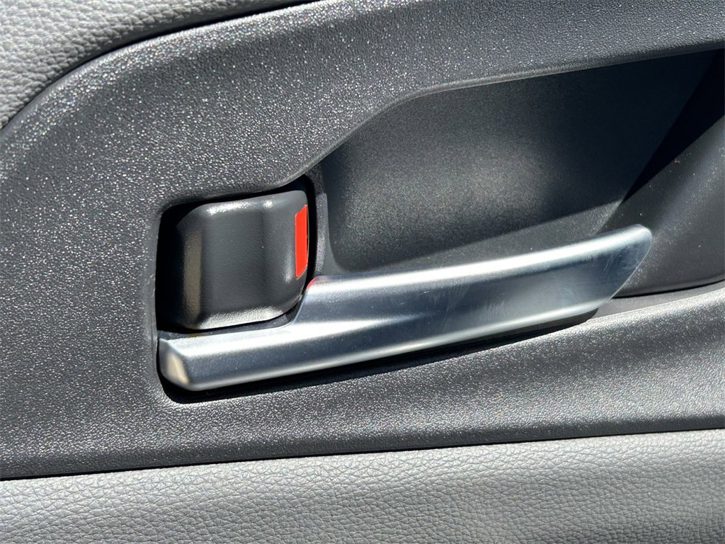 Used 2025 Toyota Prius XLE image 17