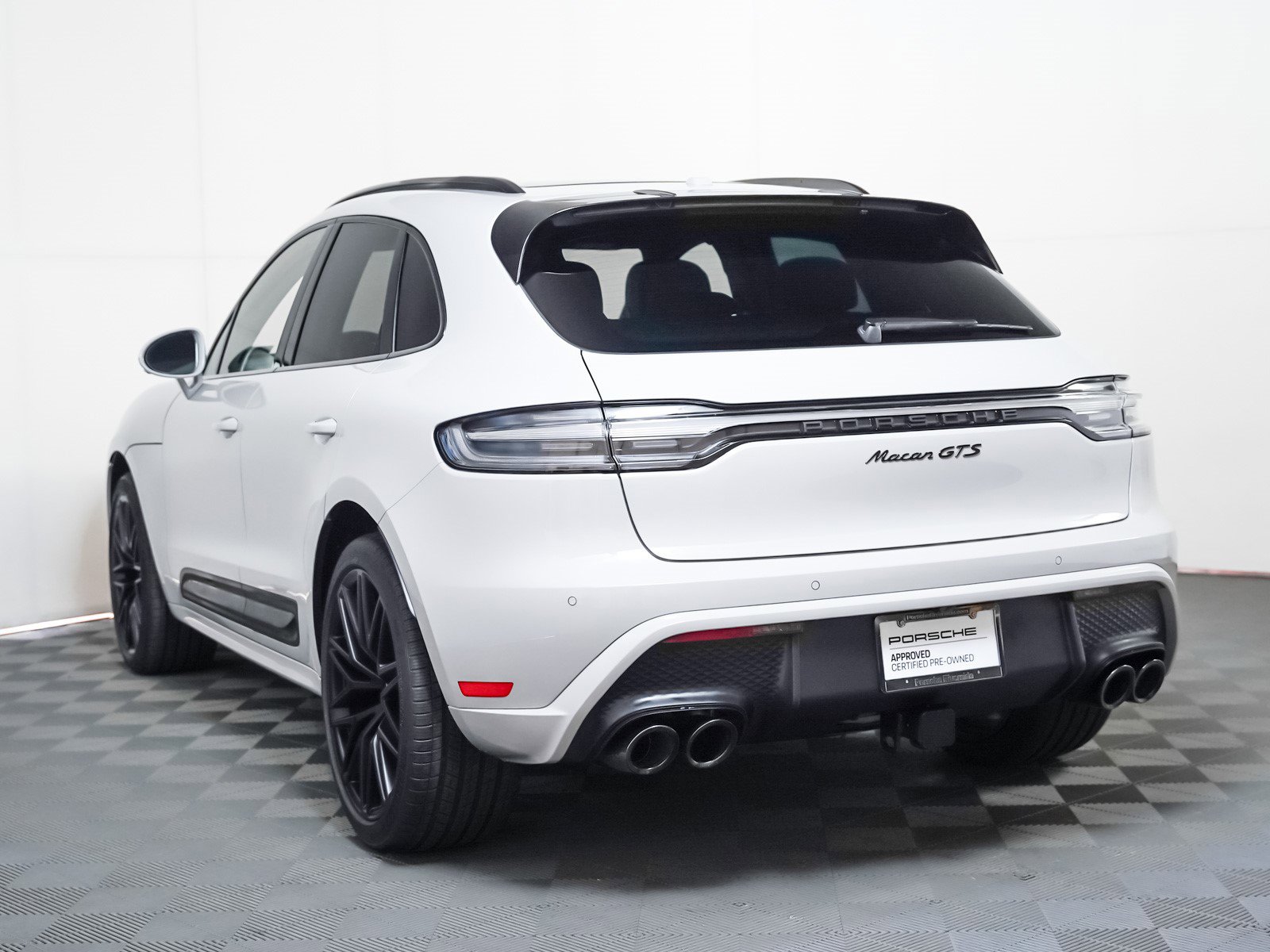 Used 2026 Porsche Macan GTS image 3