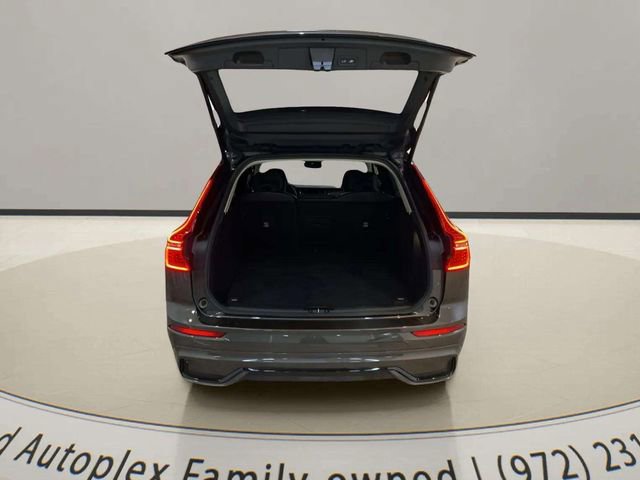 Used 2025 Volvo XC60 B5 Core AWD/4WD image 19
