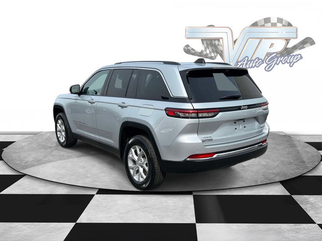 Certified 2023 Jeep Grand Cherokee Limited w/ Luxury Tech Group II image 3