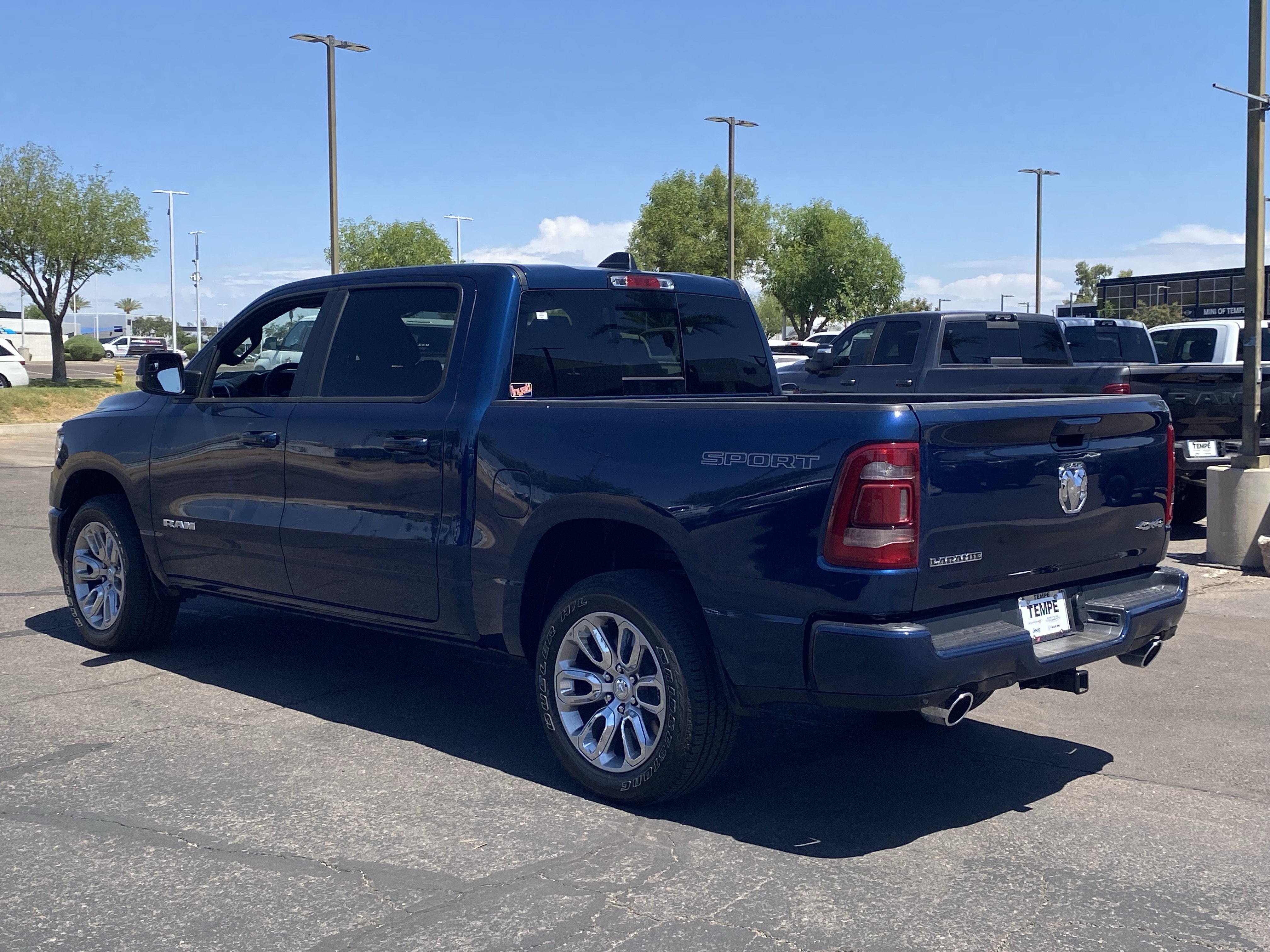 Used 2023 RAM 1500 Laramie AWD/4WD image 4