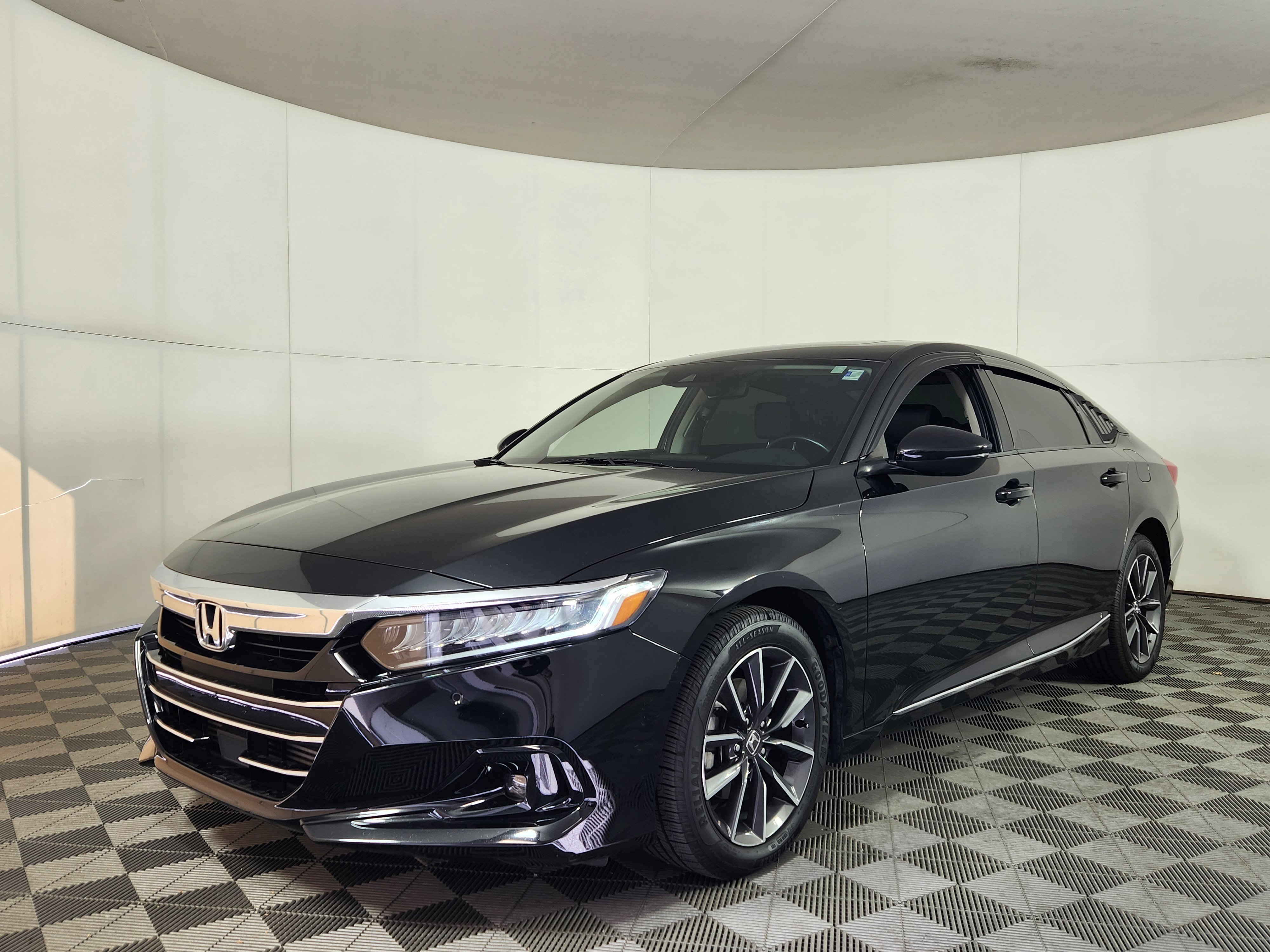 Used 2021 Honda Accord EX-L video 3