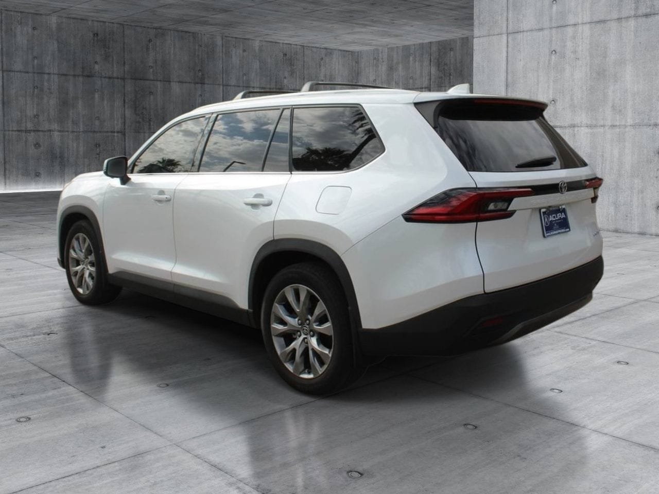 Used 2025 Toyota Grand Highlander FWD image 4