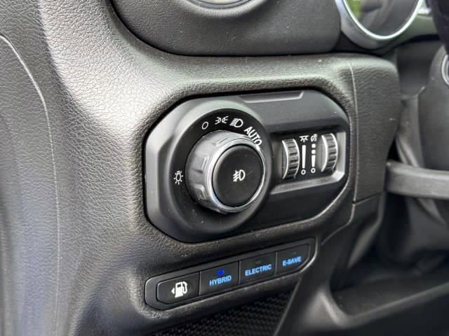 Certified 2022 Jeep Wrangler Unlimited Sahara w/ Cold Weather Group image 12