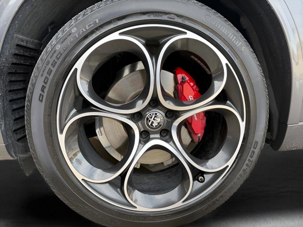 Used 2023 Alfa Romeo Stelvio Veloce image 30