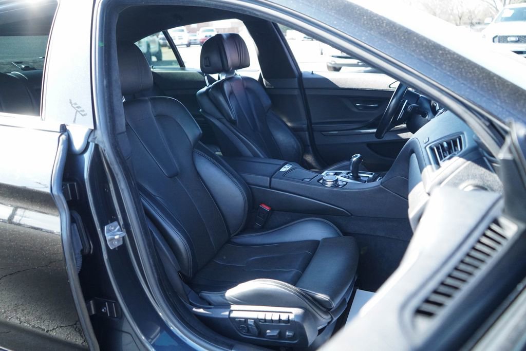 Used 2016 BMW M6 image 31