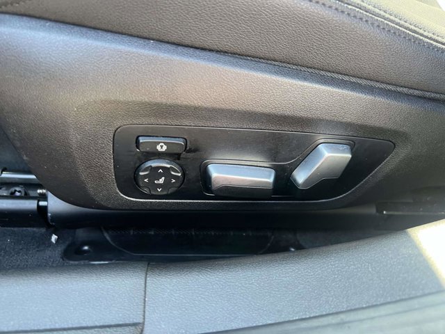 Used 2020 BMW 330i xDrive Sedan w/ Convenience Package image 17