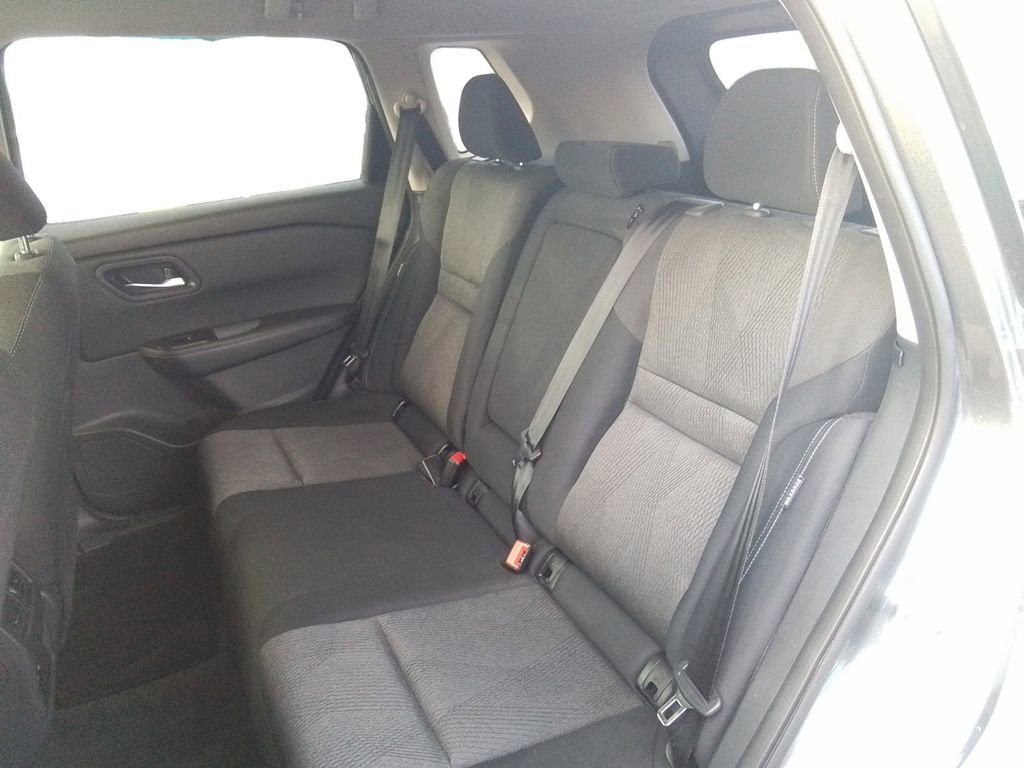 Used 2024 Nissan Rogue SV image 13