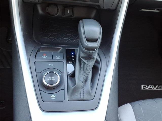 Used 2022 Toyota RAV4 XLE image 26