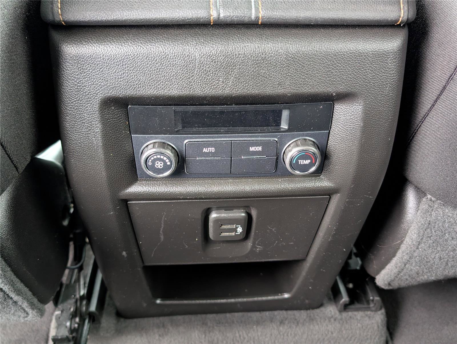 Used 2018 Chevrolet Traverse LT image 17