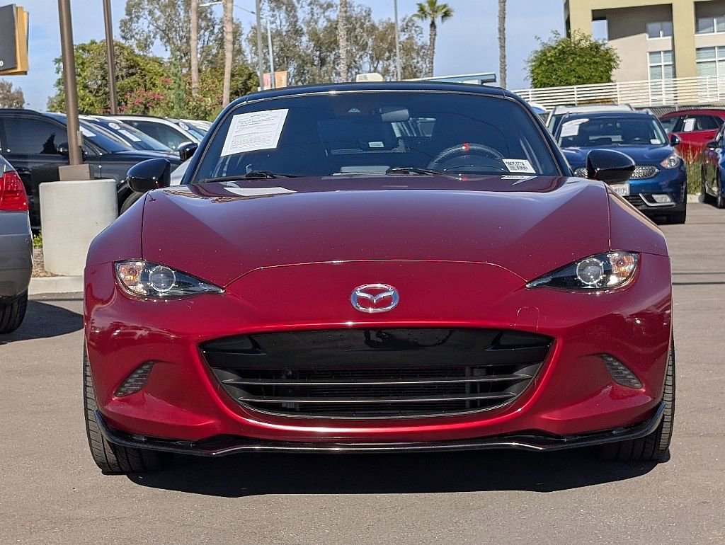 Used 2020 MAZDA MX-5 Miata Club w/ Appearance Package RWD image 9