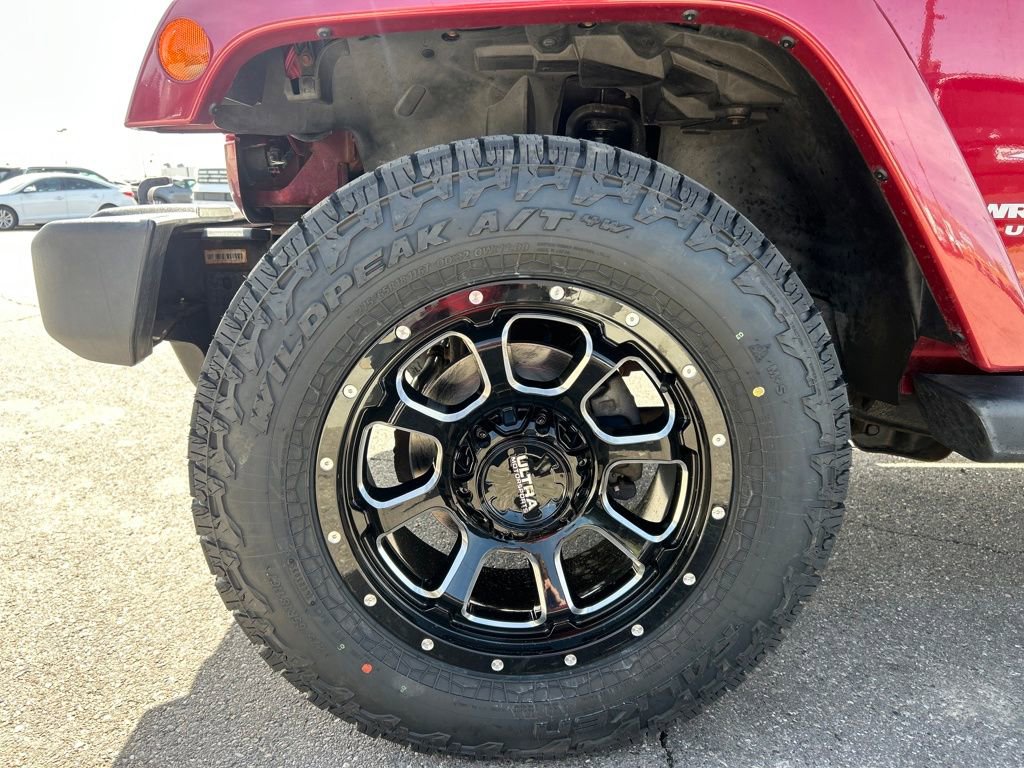 Used 2011 Jeep Wrangler Unlimited Sahara w/ Dual Top Group image 9