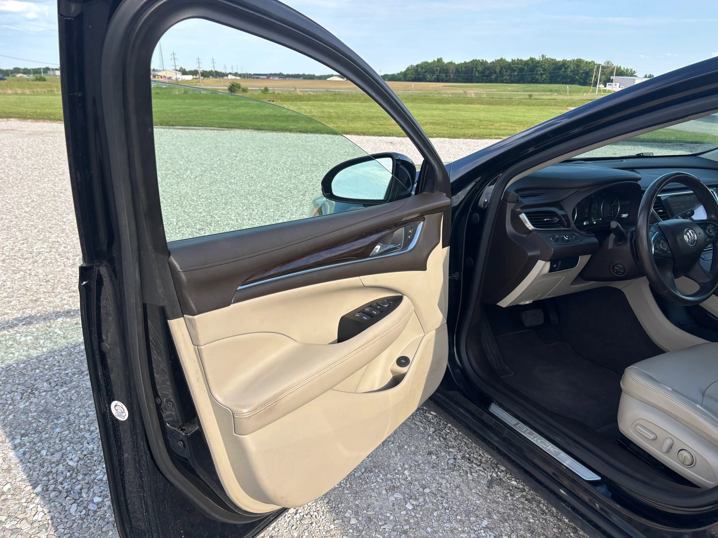 Used 2017 Buick LaCrosse Preferred FWD image 9