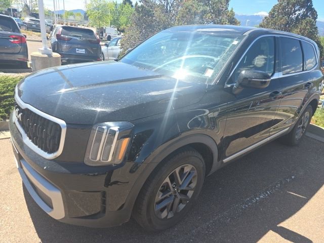 Used 2023 Kia Telluride LX video 3