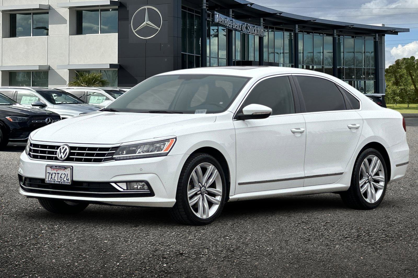 Used 2017 Volkswagen Passat 1.8T SE image 8