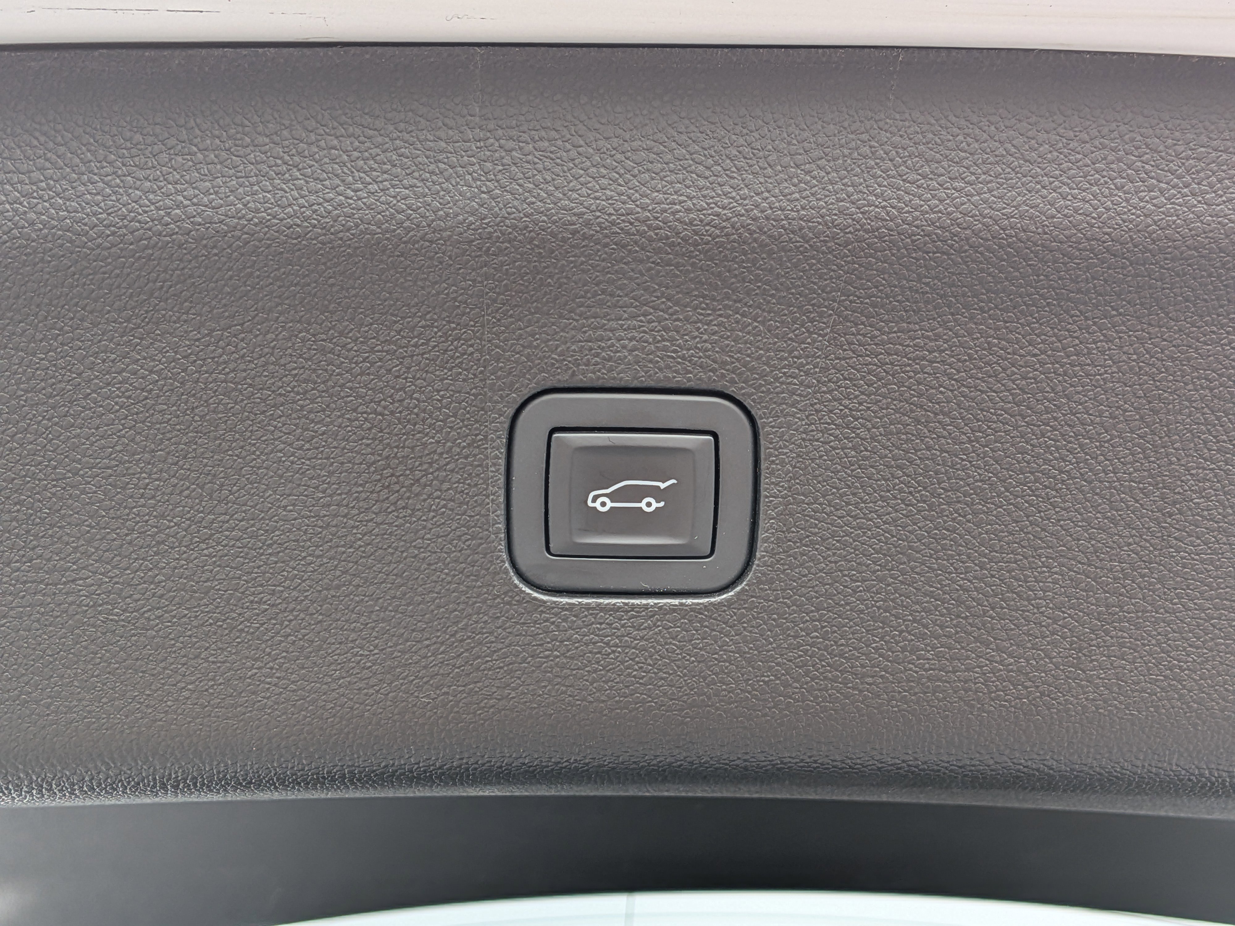 Used 2019 Buick Enclave Avenir w/ Avenir Technology Package AWD/4WD image 24