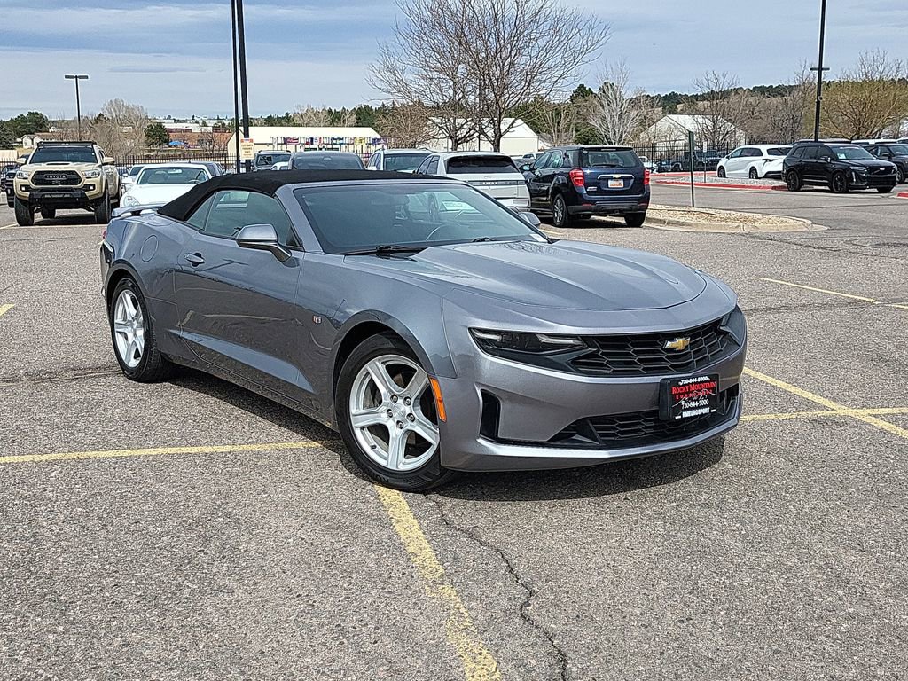 Used 2020 Chevrolet Camaro LT RWD image 2