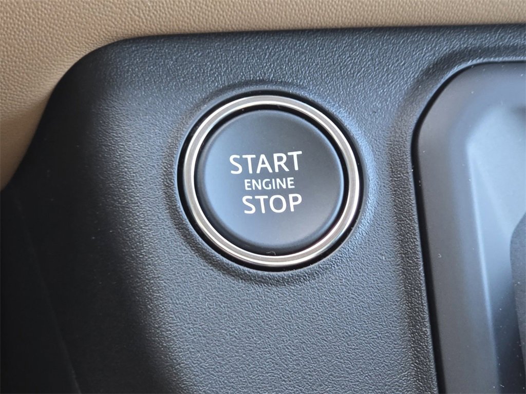 New 2025 Land Rover Defender 110 S image 12