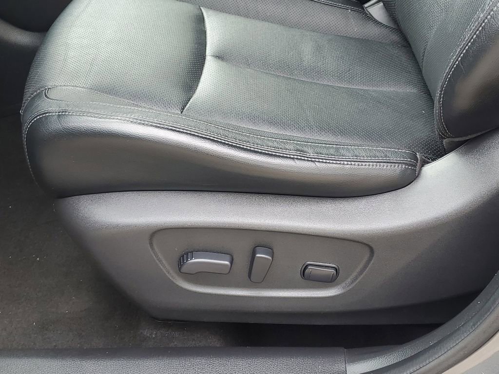 Used 2017 Nissan Rogue SL AWD/4WD image 11