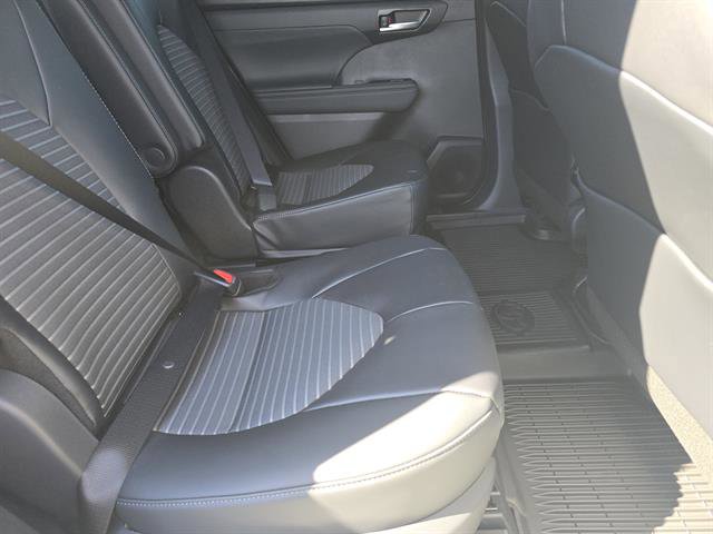 New 2026 Toyota Highlander XSE image 14