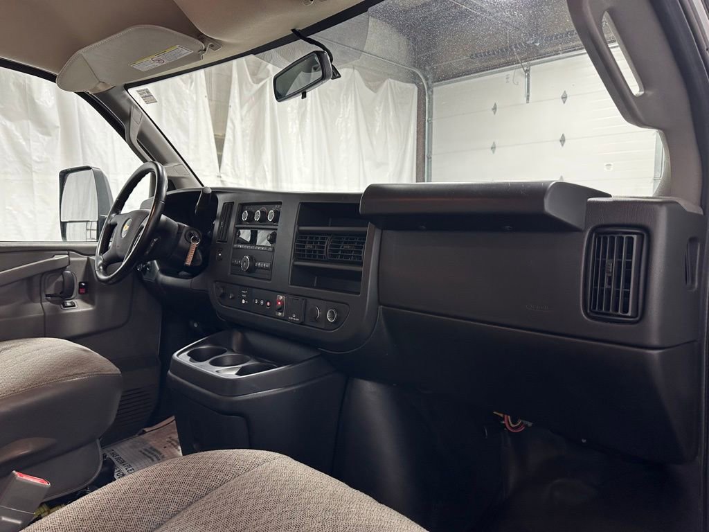 Used 2022 Chevrolet Express 3500 w/ Power Convenience Package image 43
