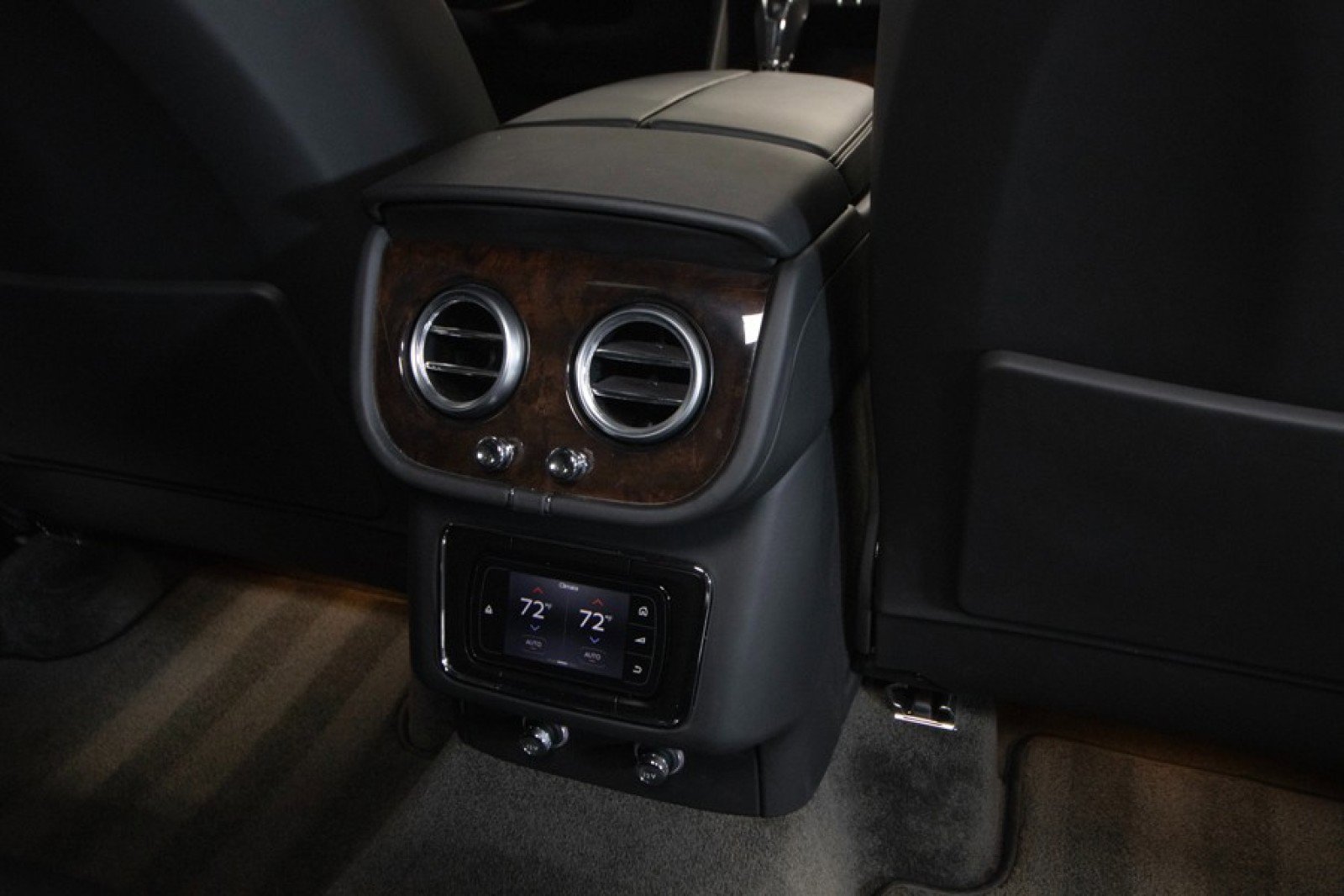 Used 2017 Bentley Bentayga image 66