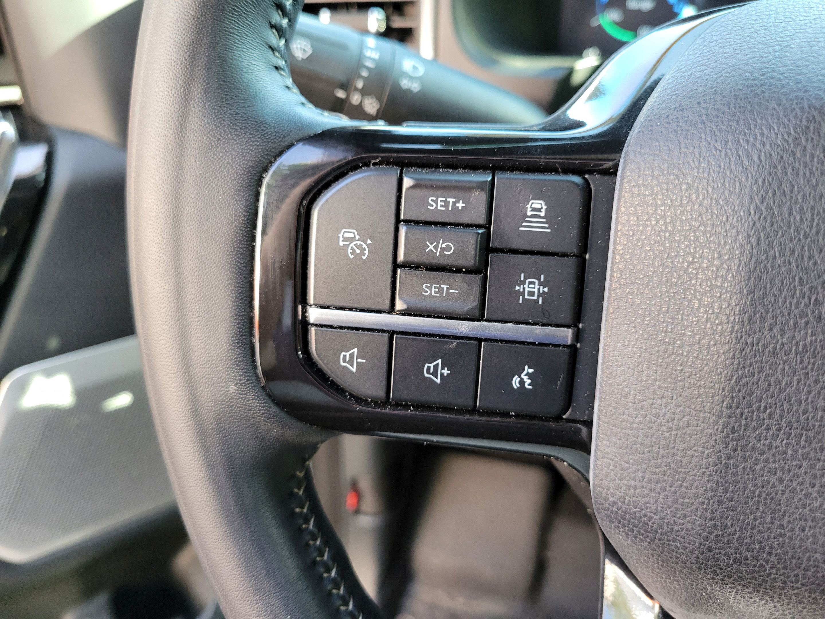 Used 2023 Ford F150 Lightning Platinum AWD/4WD image 24