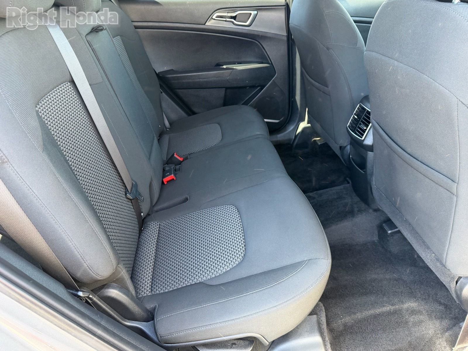 Used 2025 Kia Sportage LX image 16