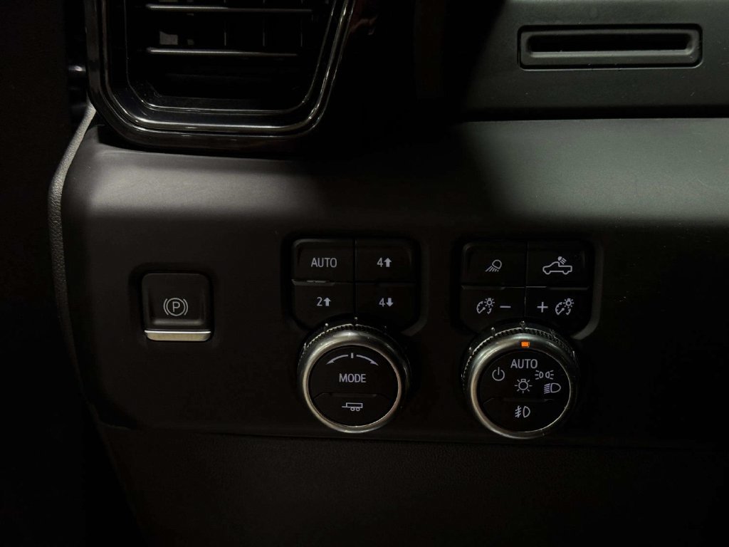 Used 2022 GMC Sierra 1500 AT4 w/ AT4 Preferred Package AWD/4WD image 19