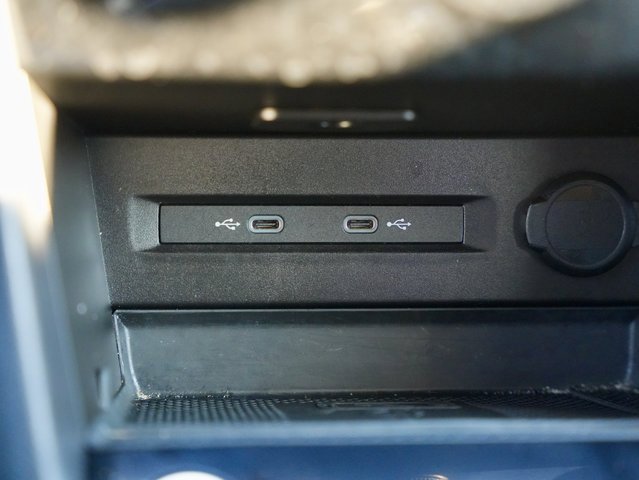 Used 2024 Volkswagen Taos SE image 23