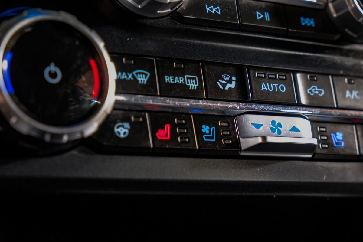 Used 2024 Ford F450 Limited w/ FX4 Off-Road Package image 27