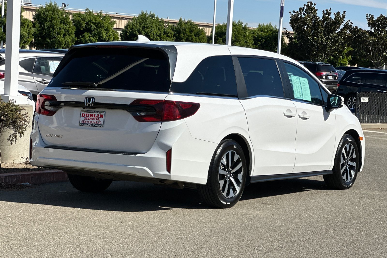Certified 2025 Honda Odyssey EX-L image 4