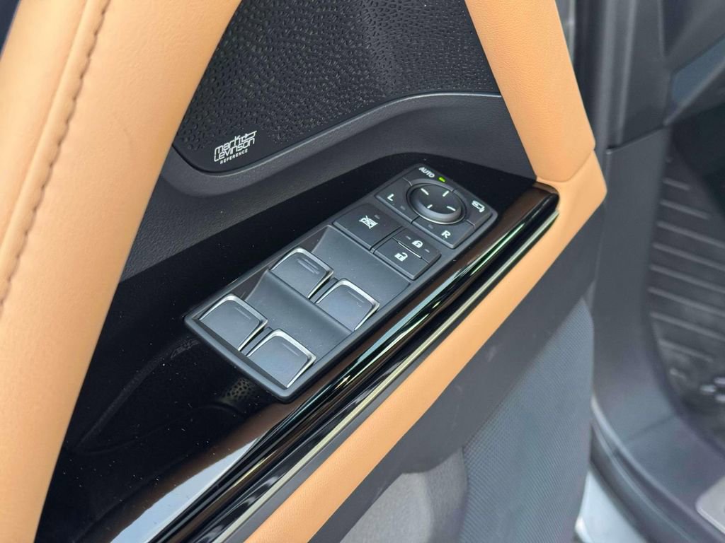 Used 2025 Lexus LX 600 4WD w/ Accessory Package (2T) image 16