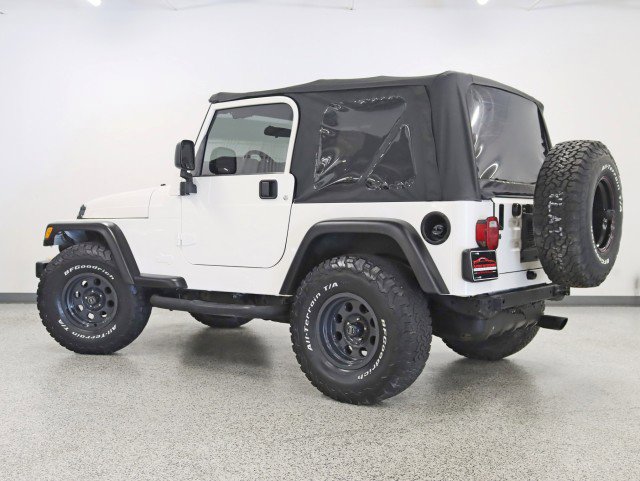 Used 2004 Jeep Wrangler 4WD w/ 30" Tire & Wheel Group image 10