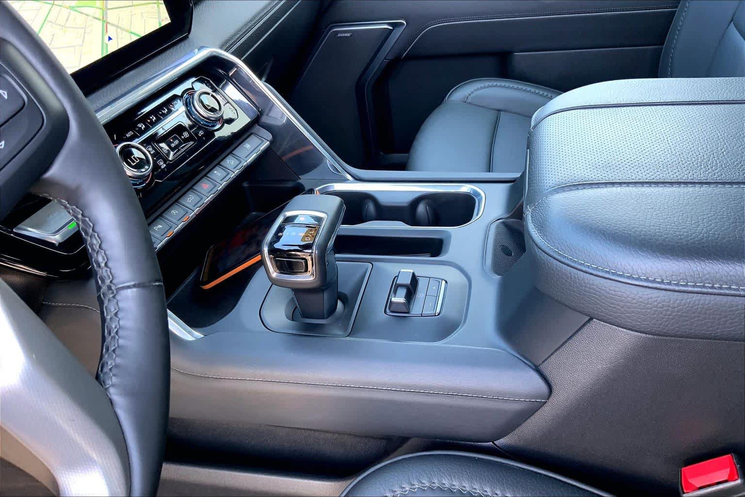 Used 2024 GMC Sierra 1500 Denali w/ Denali Reserve Package AWD/4WD image 15