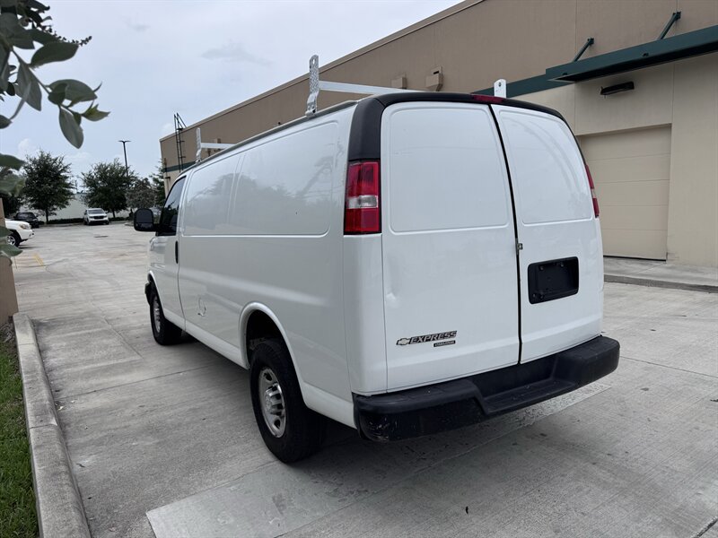 Used 2015 Chevrolet Express 2500 RWD image 7