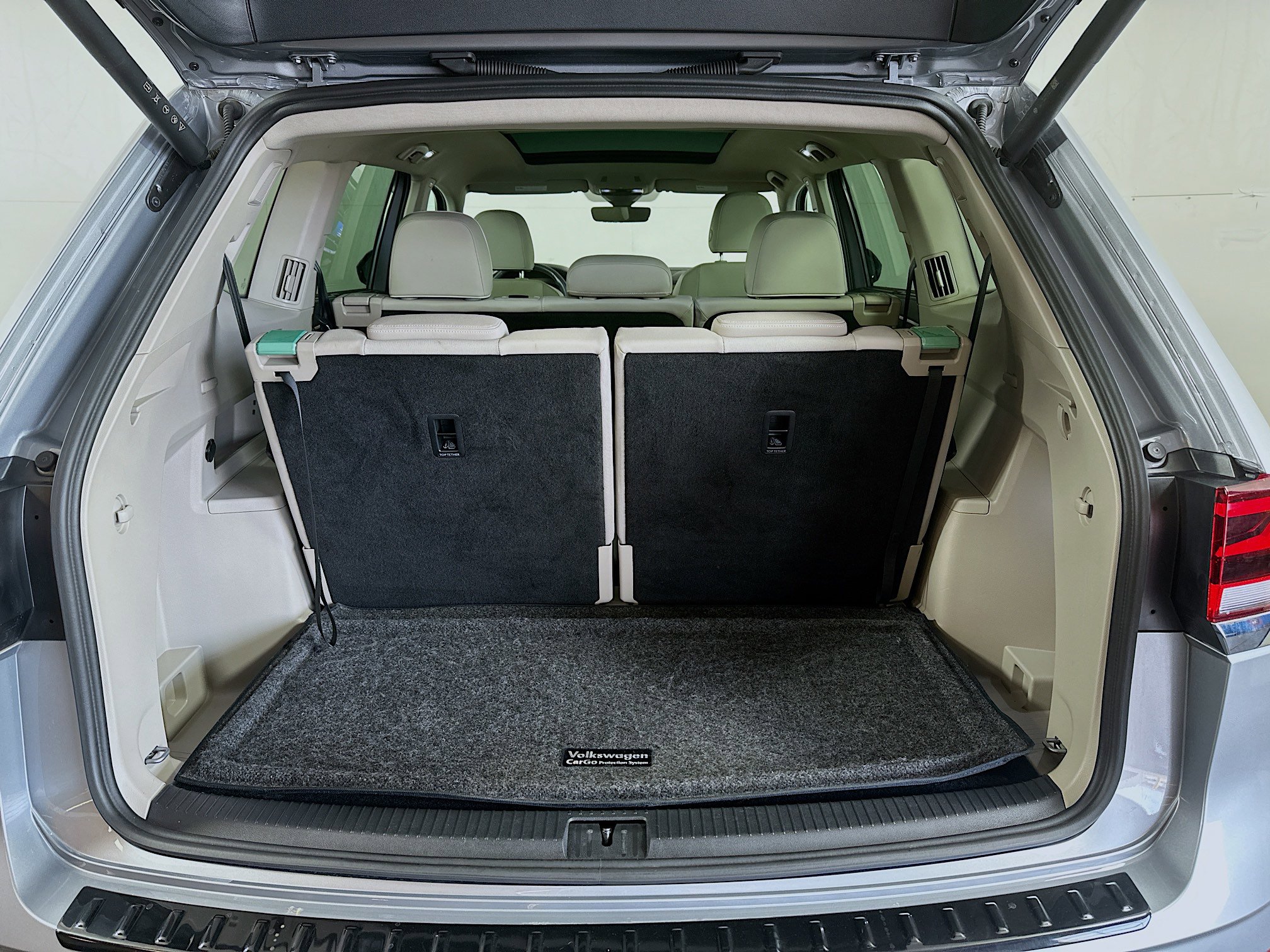 Certified 2025 Volkswagen Atlas SEL Premium R-Line image 27