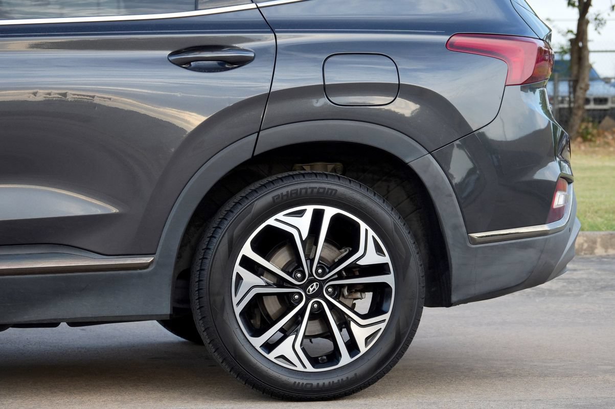 Used 2020 Hyundai Santa Fe Limited FWD image 25