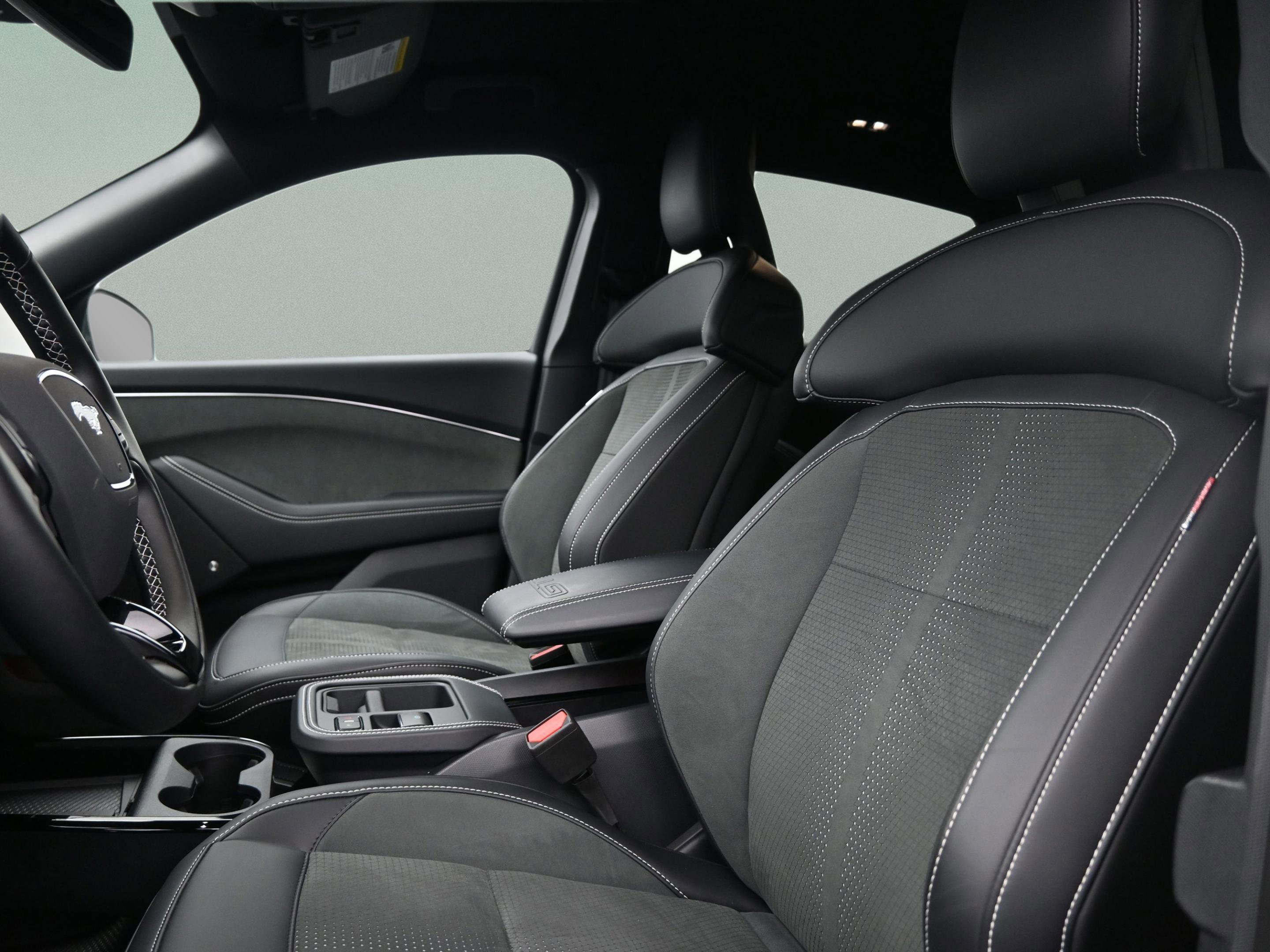 Used 2025 Ford Mustang Mach-E GT image 27