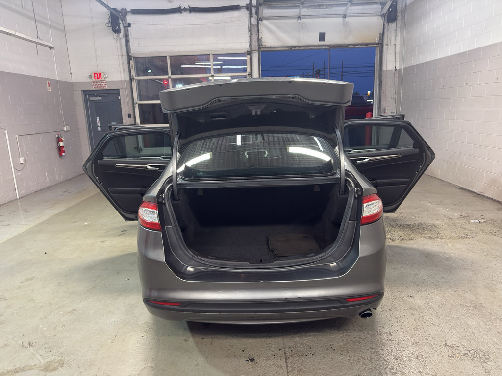 Used 2014 Ford Fusion SE w/ Equipment Group 202A FWD image 13