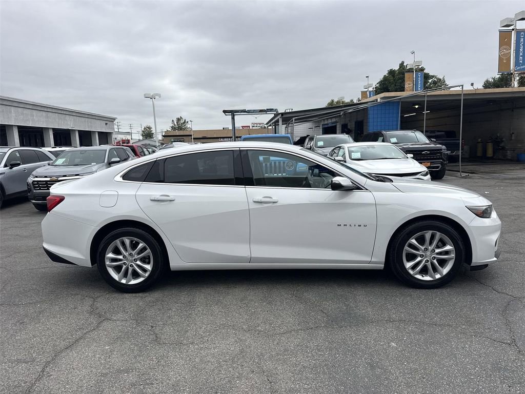 Used 2018 Chevrolet Malibu LT w/ Driver Confidence Package FWD image 2